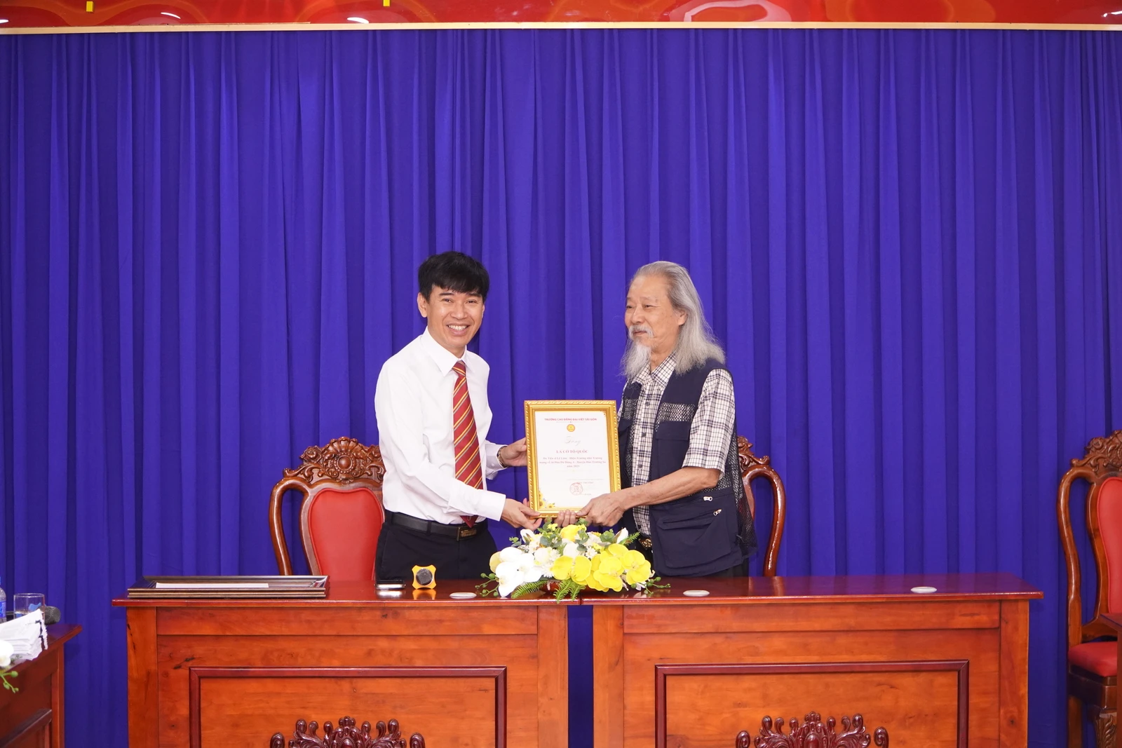 KHOẢNH KHẮC Ý NGHĨA CÙNG NHẠC SĨ VĂN THAO TẠI TRƯỜNG CAO ĐẲNG ĐẠI VIỆT SÀI GÒN