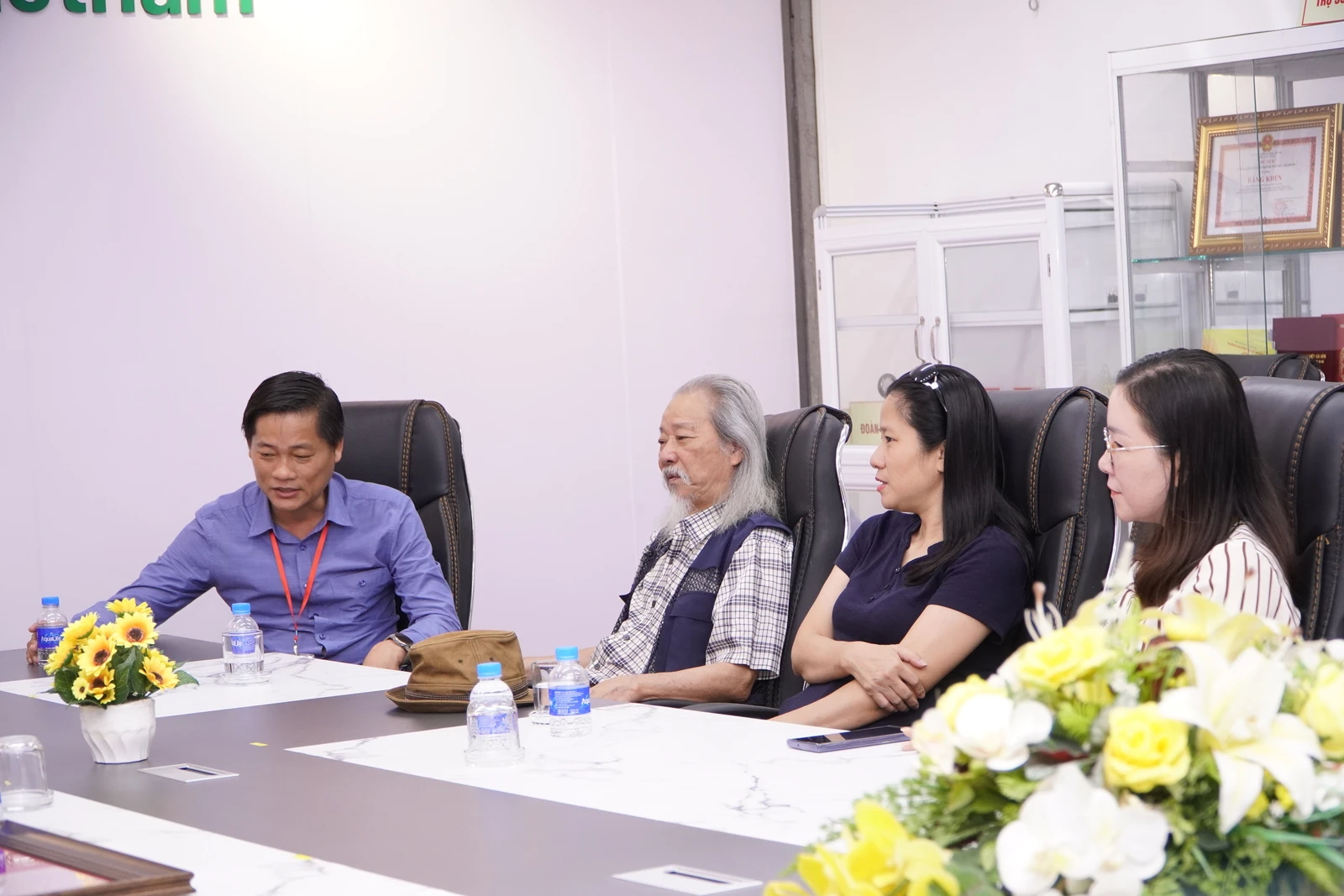 KHOẢNH KHẮC Ý NGHĨA CÙNG NHẠC SĨ VĂN THAO TẠI TRƯỜNG CAO ĐẲNG ĐẠI VIỆT SÀI GÒN