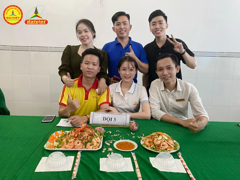 Đại Việt Cần Thơ chào mừng 8/3 với hội thi Vua Đầu Bếp