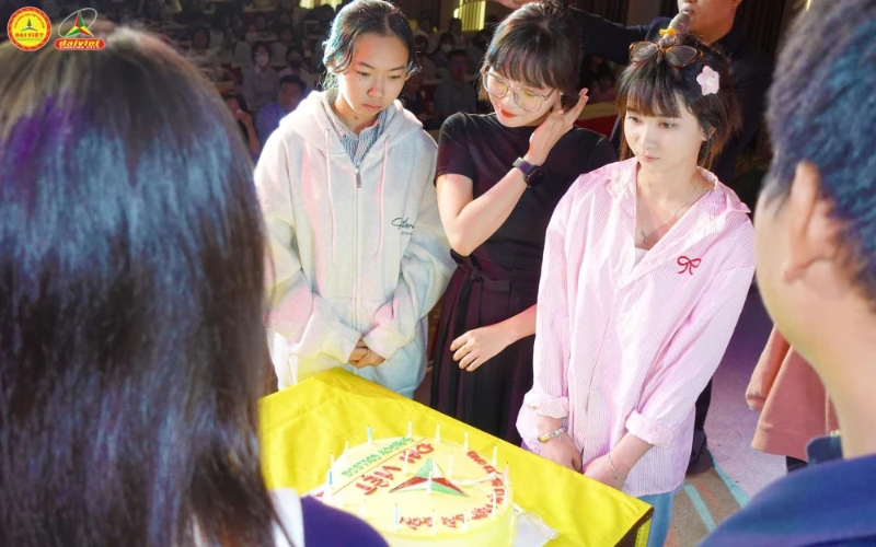 Đại Việt Cần Thơ Chúc Mừng Sinh Nhật Tân Sinh Viên Đợt 4 Tháng 8