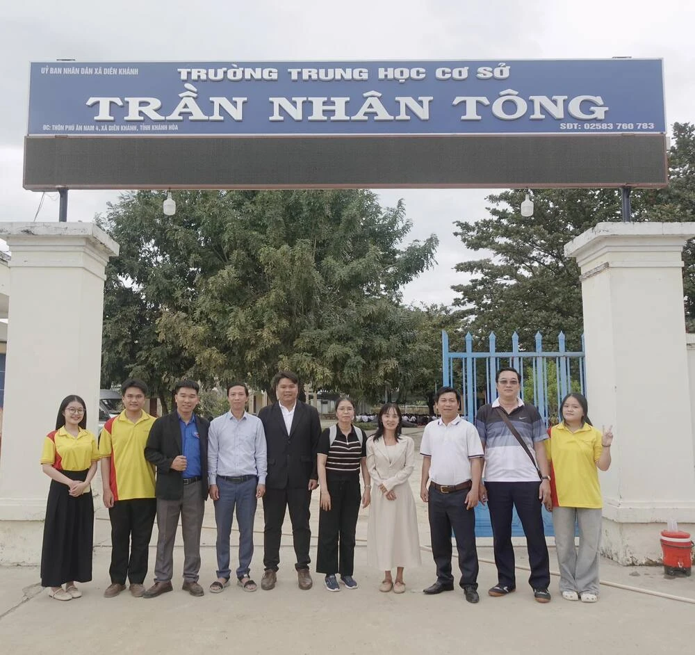 Đại Việt Cần Thơ Chung Tay Hỗ Trợ Thầy Cô Và Học Sinh Vượt Qua Thiệt Hại Sau Lũ