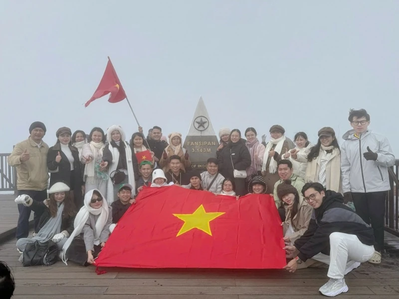 Đại Việt Cần Thơ – Hành Trình Chinh Phục Đỉnh Fansipan – Nóc Nhà Đông Dương