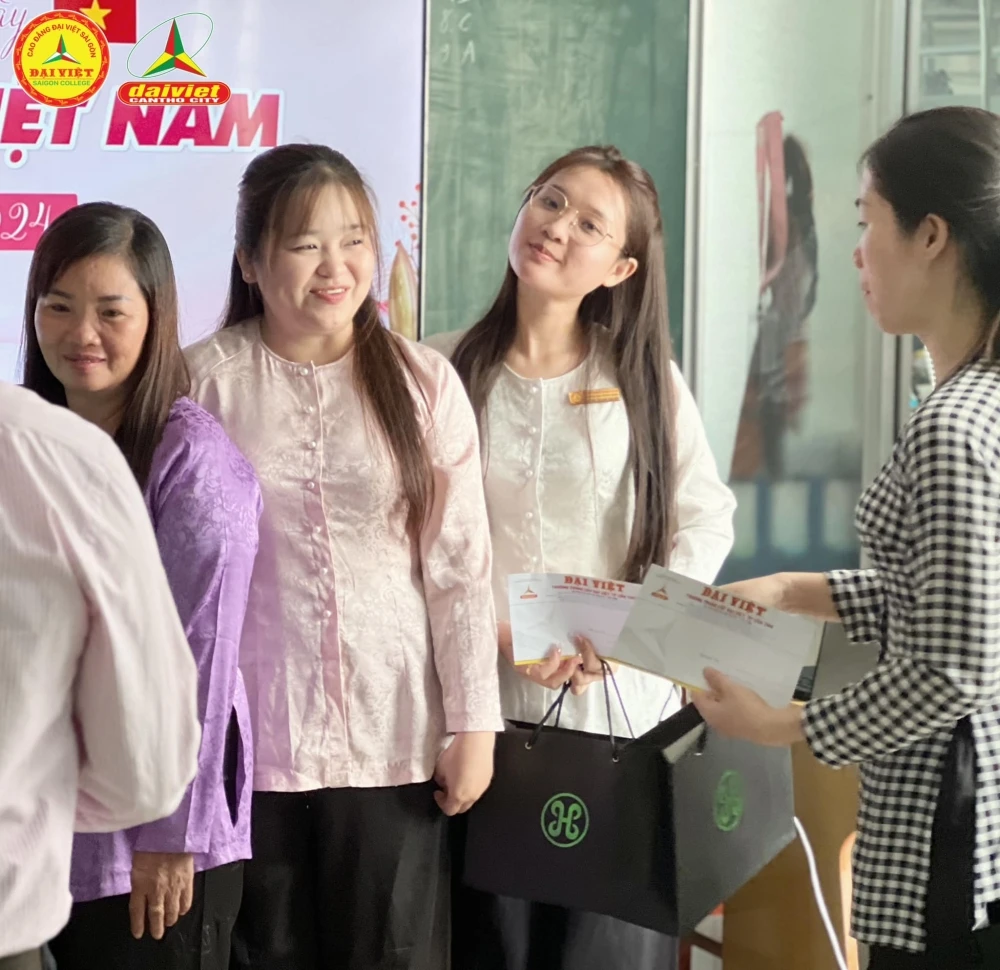 Đại Việt Cần Thơ Họp Mặt Kỷ Niệm 94 Năm Ngày Phụ Nữ Việt Nam 20/10