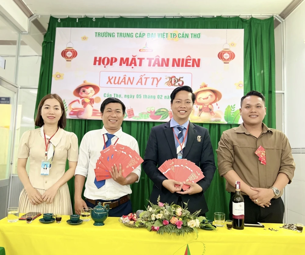 Đại Việt Cần Thơ Họp Mặt Tân Niên Mừng Xuân Ất Tỵ 2025