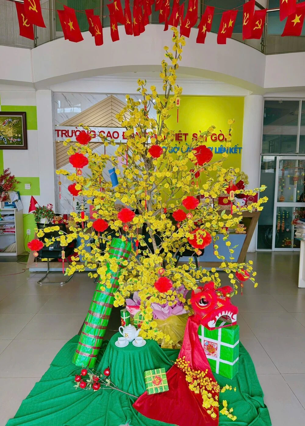 ĐẠI VIỆT CẦN THƠ RỘN RÀNG KHÔNG KHÍ TẾT