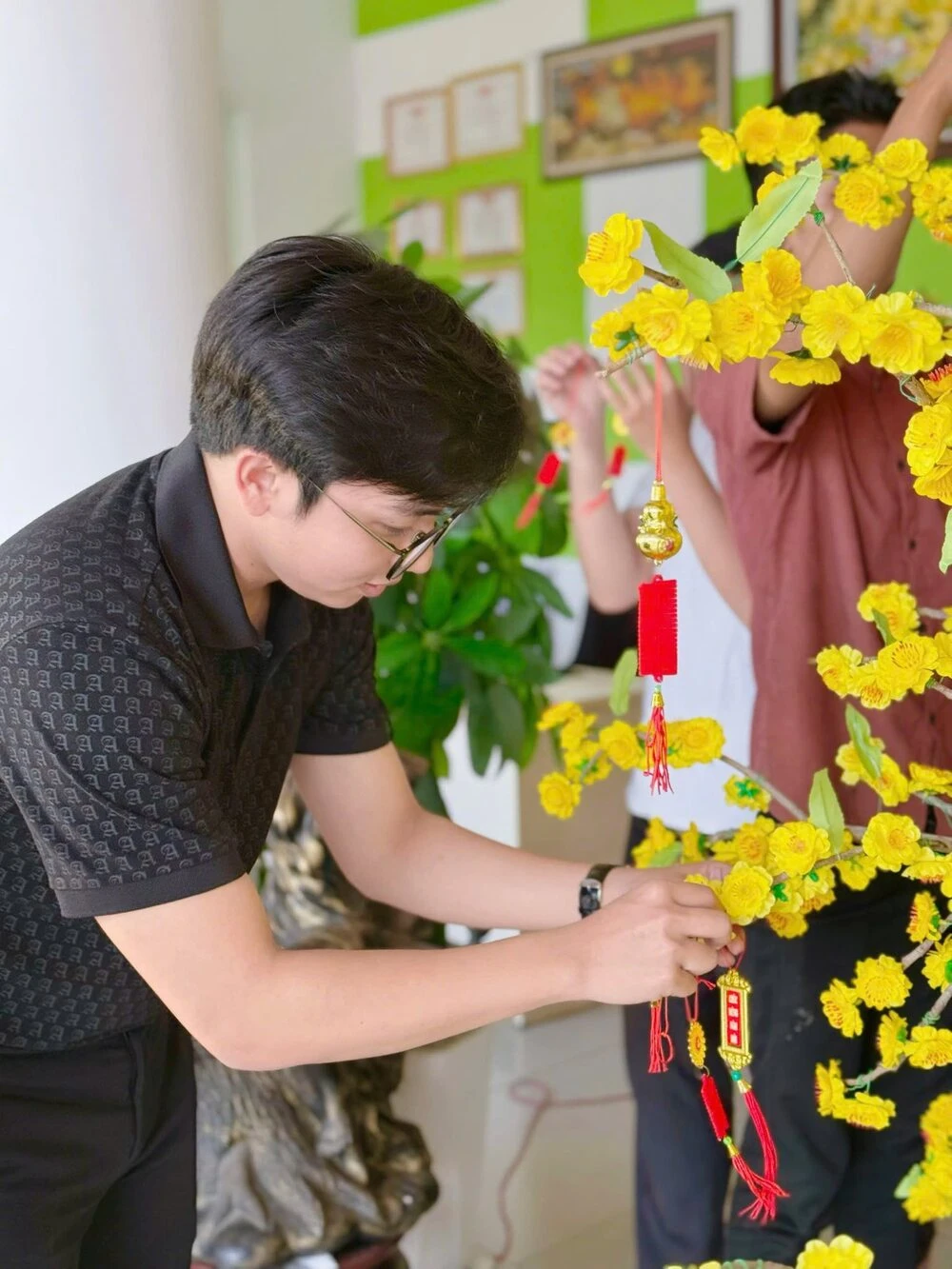 ĐẠI VIỆT CẦN THƠ RỘN RÀNG KHÔNG KHÍ TẾT