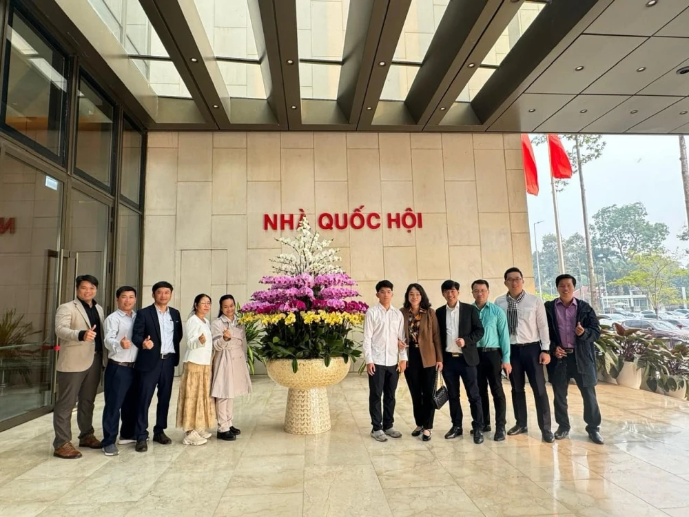 Đại Việt Cần Thơ Tham Quan Tòa Nhà Quốc Hội – Hành Trình Ý Nghĩa