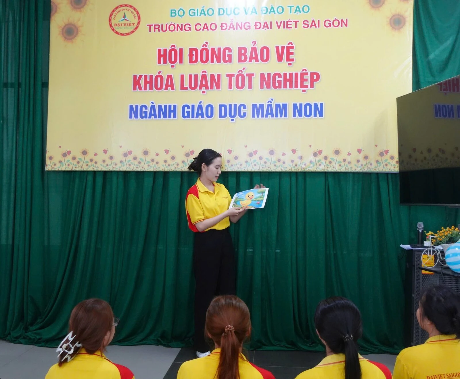 ĐẠI VIỆT CẦN THƠ TỔ CHỨC BẢO VỆ KHÓA LUẬN TỐT NGHIỆP NGÀNH GIÁO DỤC MẦM NON KHÓA 2023 - 2026