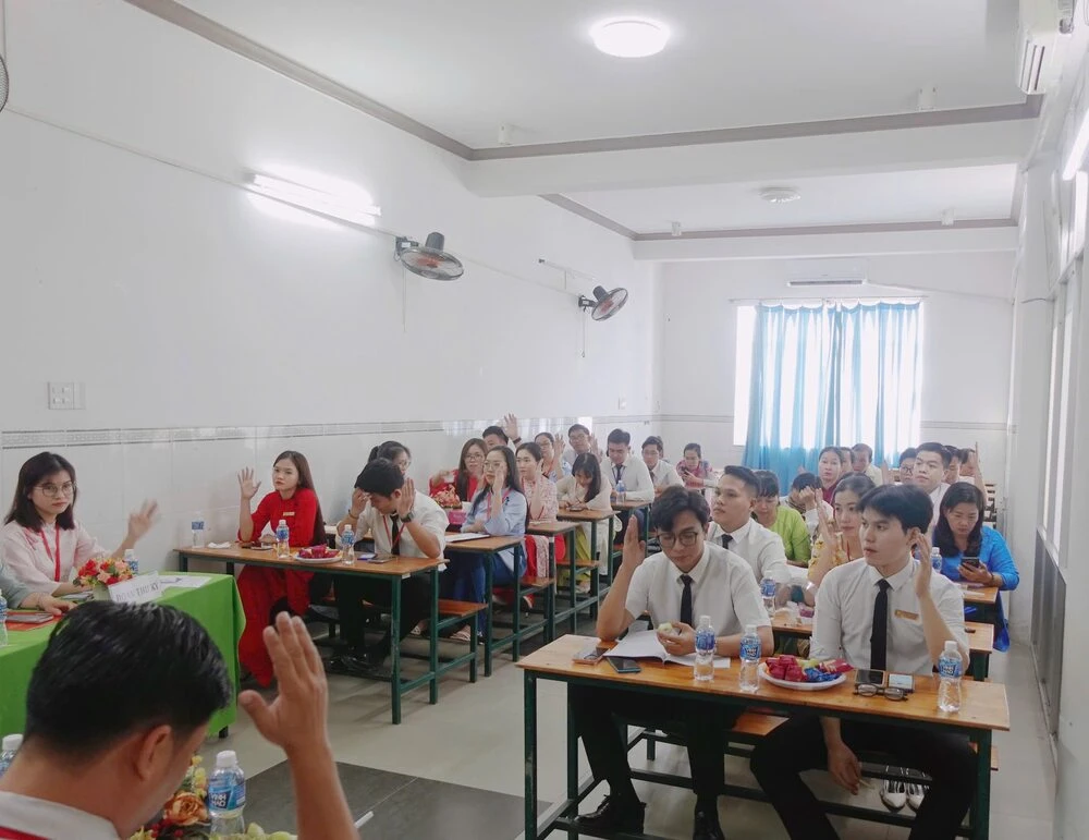 Đại Việt Cần Thơ Tổ Chức Hội Nghị Người Lao Động & Kỷ Niệm 14 Năm Thành Lập Trường