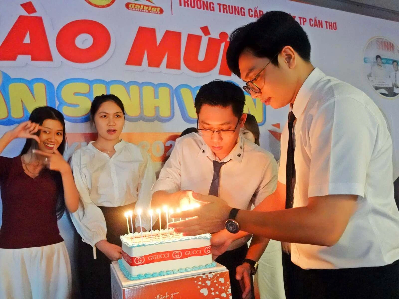 ĐẠI VIỆT CẦN THƠ TỔ CHỨC SINH NHẬT CHO TÂN SINH VIÊN CÓ NGÀY SINH TRONG THÁNG 7