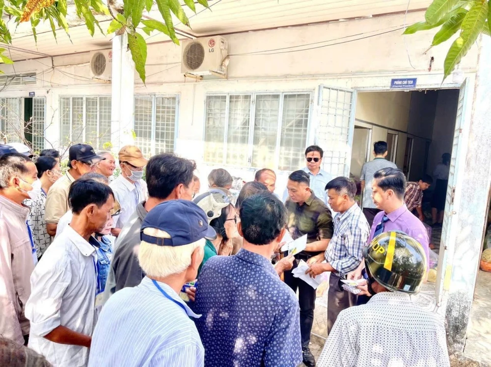 Đại Việt Cần Thơ trao 100 phần quà Tết cho Hội Người mù khó khăn