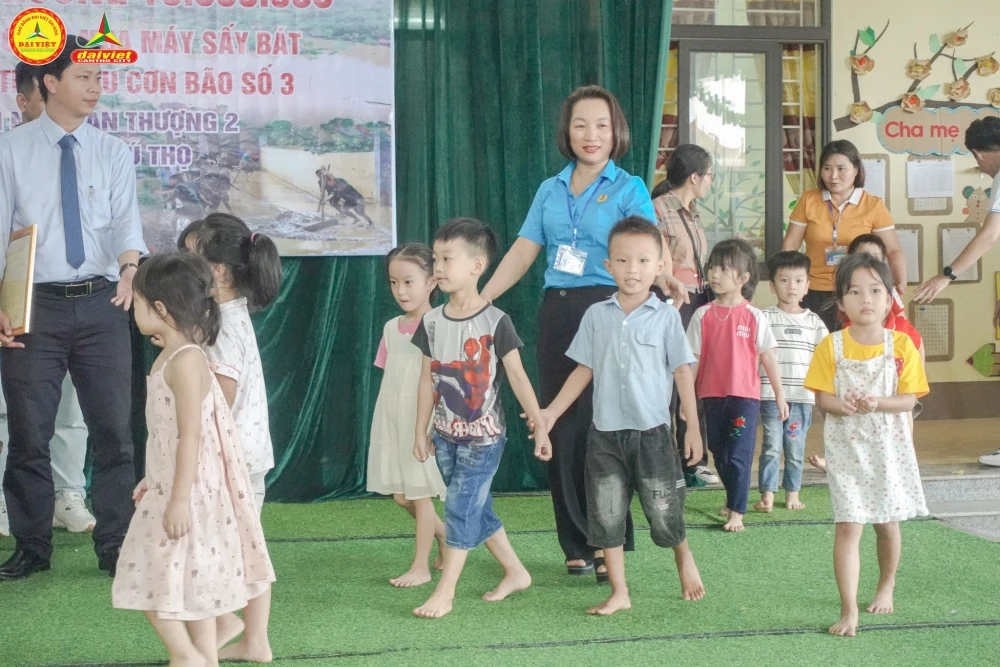 Đại Việt Cần Thơ Trao Yêu Thương Đến Trường Mầm Non Đan Thượng 2 – Phú Thọ