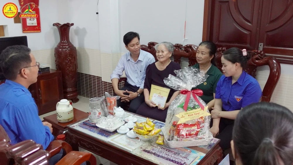 Đại Việt Cần Thơ Tri Ân Mẹ Việt Nam Anh Hùng, Cựu Tnxp Và Viếng Nghĩa Trang Liệt Sĩ 27/7