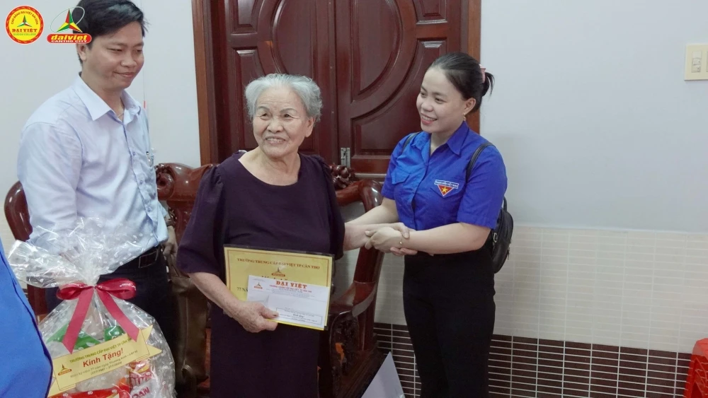 Đại Việt Cần Thơ Tri Ân Mẹ Việt Nam Anh Hùng, Cựu Tnxp Và Viếng Nghĩa Trang Liệt Sĩ 27/7