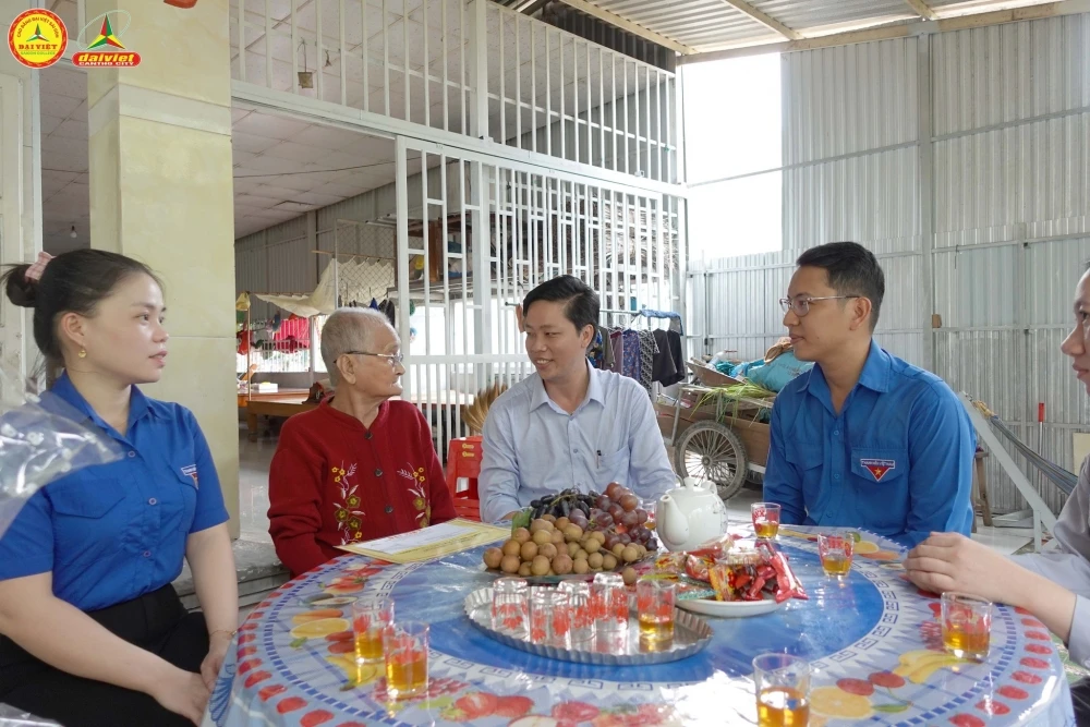 Đại Việt Cần Thơ Tri Ân Mẹ Việt Nam Anh Hùng, Cựu Tnxp Và Viếng Nghĩa Trang Liệt Sĩ 27/7