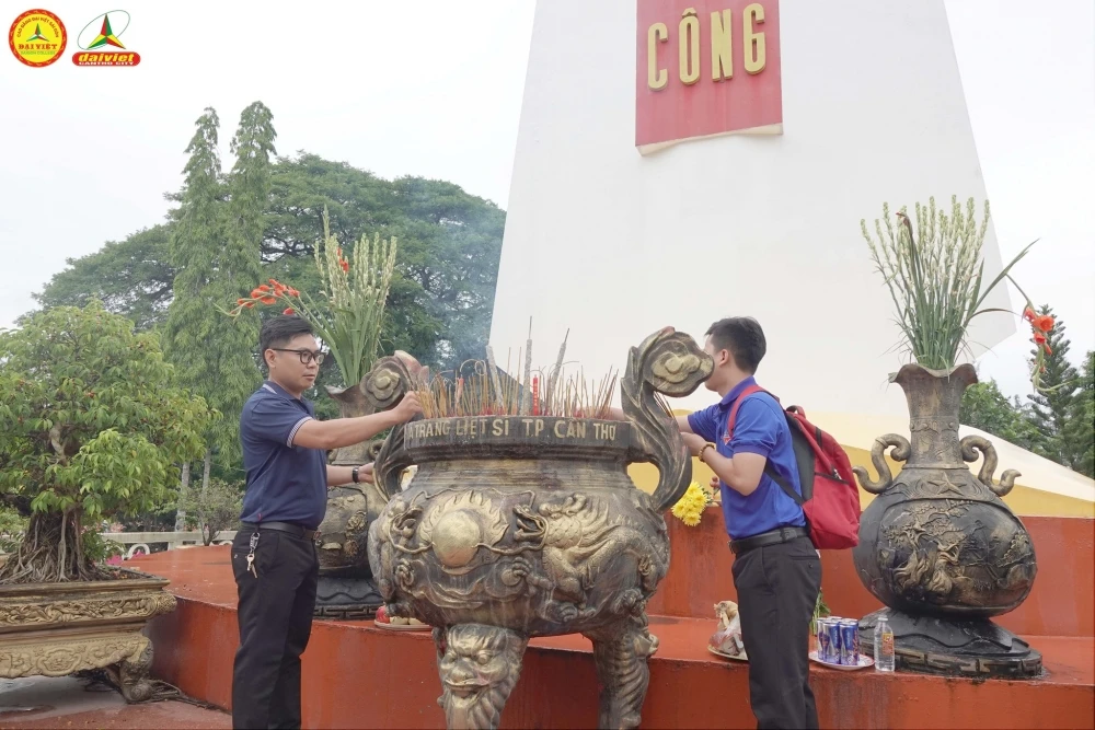 Đại Việt Cần Thơ Tri Ân Mẹ Việt Nam Anh Hùng, Cựu Tnxp Và Viếng Nghĩa Trang Liệt Sĩ 27/7