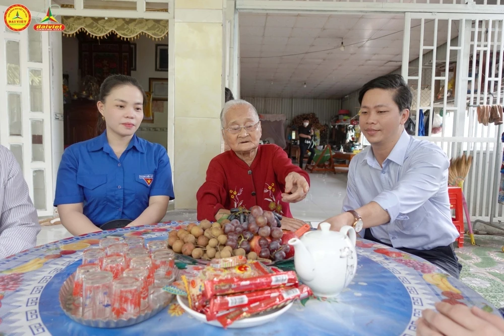 Đại Việt Cần Thơ Tri Ân Mẹ Việt Nam Anh Hùng, Cựu Tnxp Và Viếng Nghĩa Trang Liệt Sĩ 27/7