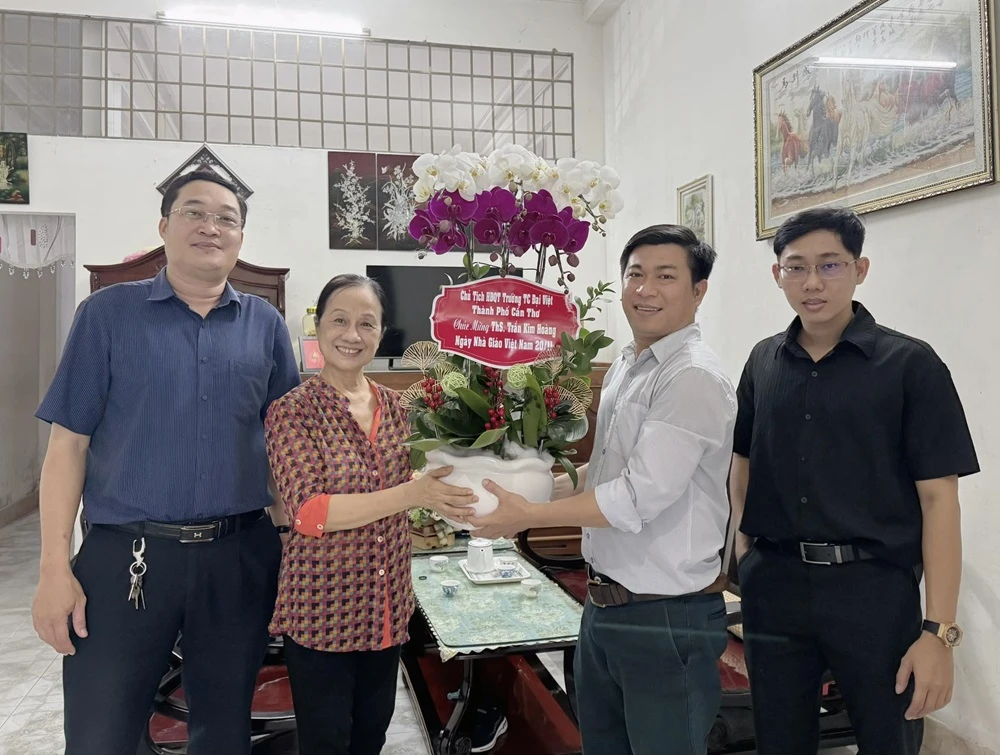 Đại Việt Cần Thơ Tri Ân Thầy Cô Nhân Ngày 20/11 – Tôn Vinh Cô Trần Kim Hoàng