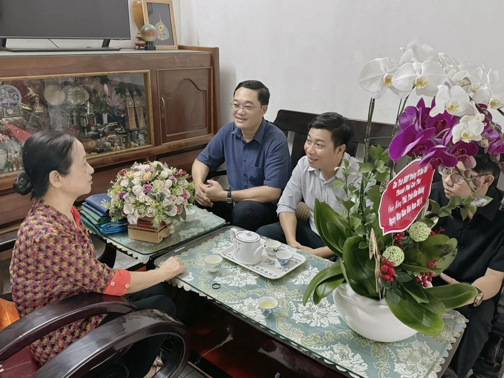 Đại Việt Cần Thơ Tri Ân Thầy Cô Nhân Ngày 20/11 – Tôn Vinh Cô Trần Kim Hoàng