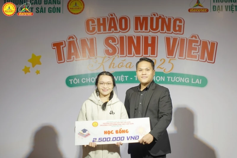 Đại Việt Cần Thơ Tưng Bừng Chào Đón Tân Sinh Viên Đợt 2 Khóa 2025