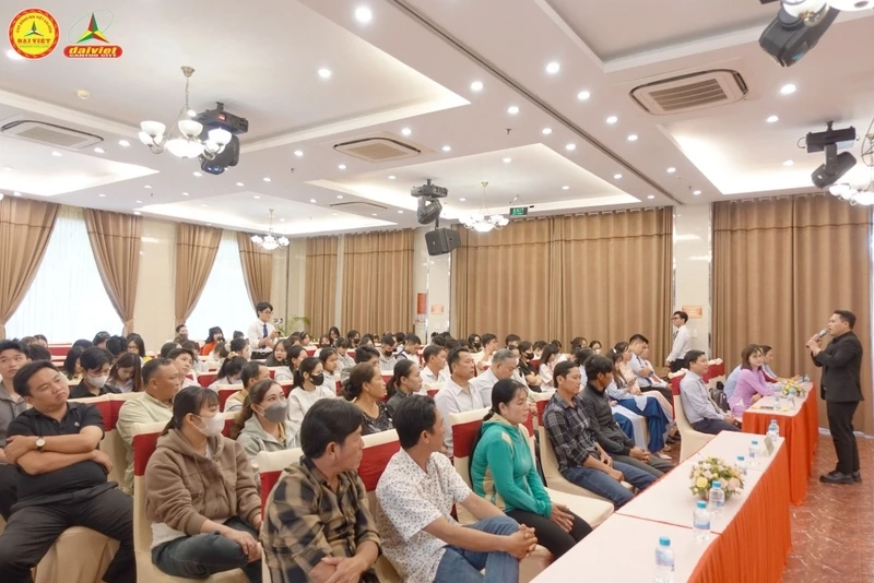 Đại Việt Cần Thơ Tưng Bừng Chào Đón Tân Sinh Viên Đợt 2 Khóa 2025