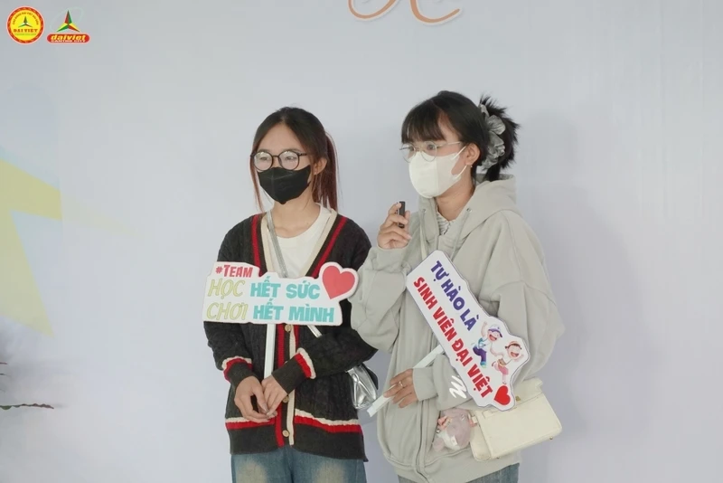 Đại Việt Cần Thơ Tưng Bừng Chào Đón Tân Sinh Viên Đợt 2 Khóa 2025