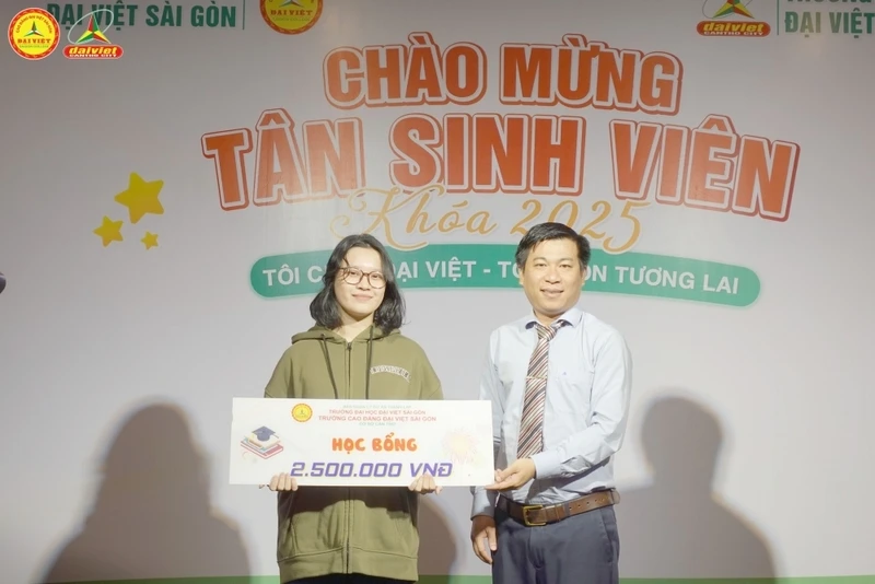 Đại Việt Cần Thơ Tưng Bừng Chào Đón Tân Sinh Viên Đợt 2 Khóa 2025