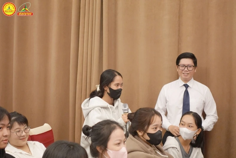 Đại Việt Cần Thơ Tưng Bừng Chào Đón Tân Sinh Viên Đợt 2 Khóa 2025