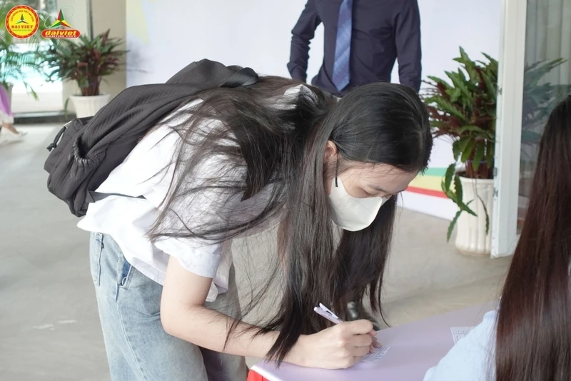 Đại Việt Cần Thơ Tưng Bừng Chào Đón Tân Sinh Viên Đợt 2 Khóa 2025