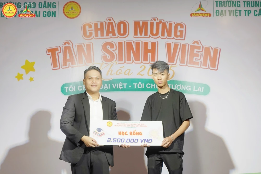Đại Việt Cần Thơ Tưng Bừng Chào Đón Tân Sinh Viên Đợt 3 Khóa 2025