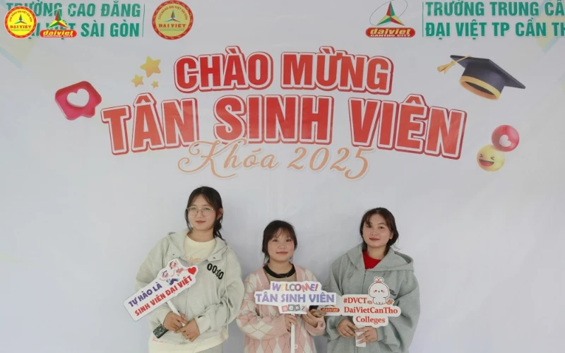 Đại Việt Cần Thơ Tưng Bừng Chào Đón Tân Sinh Viên Đợt 3 Khóa 2025