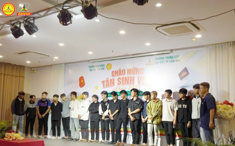 Đại Việt Cần Thơ Tưng Bừng Chào Đón Tân Sinh Viên Đợt 3 Khóa 2025