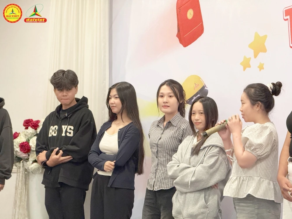 Đại Việt Cần Thơ Tưng Bừng Chào Đón Tân Sinh Viên Đợt 3 Khóa 2025