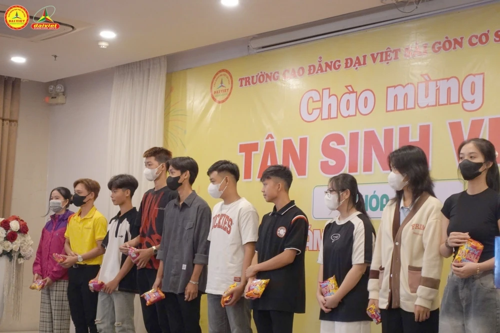 Đại Việt Cần Thơ Tưng Bừng Khai Giảng Đợt 2 – Chào Đón Năm Học Mới Đầy Hứng Khởi