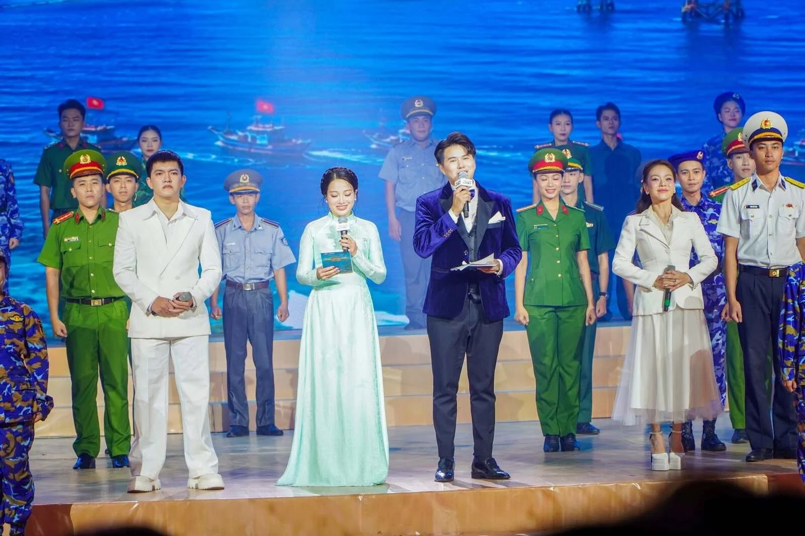 ĐẠI VIỆT SÀI GÒN - CHUNG MỘT TẤM LÒNG HƯỚNG VỀ BIỂN, ĐẢO QUÊ HƯƠNG