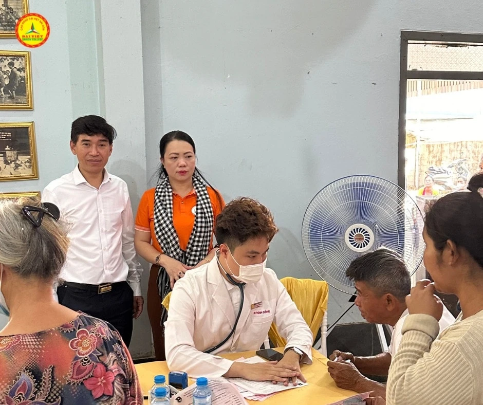 Đại Việt Sài Gòn Hỗ Trợ 385 Triệu Đồng Cho Hoạt Động Thiện Nguyện Tại Lào