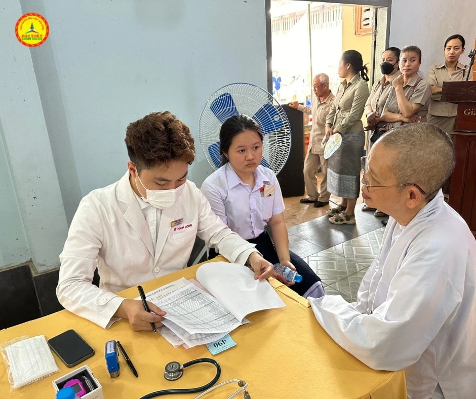 Đại Việt Sài Gòn Hỗ Trợ 385 Triệu Đồng Cho Hoạt Động Thiện Nguyện Tại Lào