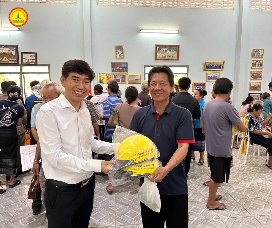 Đại Việt Sài Gòn Hỗ Trợ 385 Triệu Đồng Cho Hoạt Động Thiện Nguyện Tại Lào