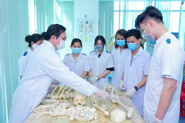 Đại Việt Sài Gòn Lập Quỹ Tín Dụng 0 Đồng Hỗ Trợ Sinh Viên