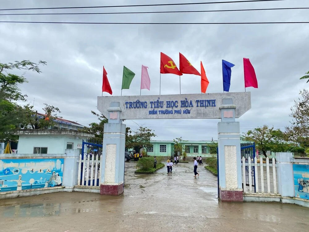 ĐẠI VIỆT SÀI GÒN TIẾP TỤC HÀNH TRÌNH LAN TOẢ YÊU THƯƠNG GIỮA MÙA BÃO LŨ TẠI XÃ HOÀ THỊNH, PHÚ YÊN