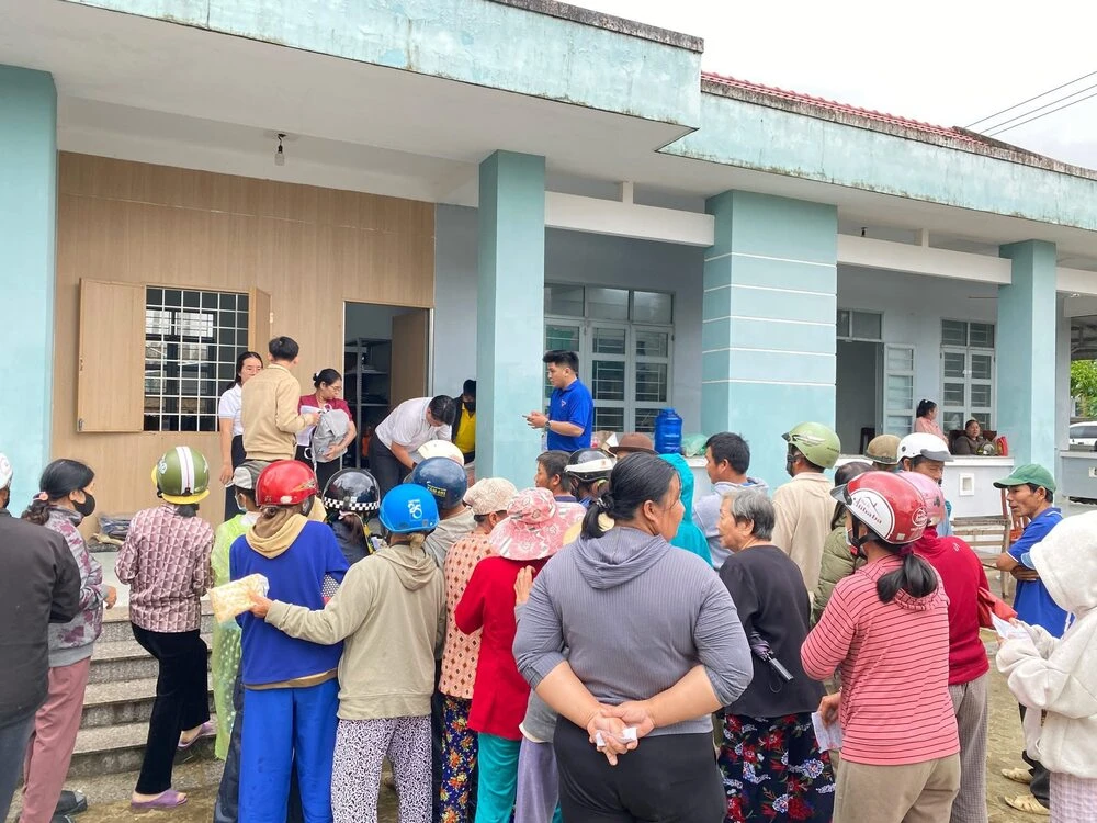 ĐẠI VIỆT SÀI GÒN TIẾP TỤC HÀNH TRÌNH LAN TOẢ YÊU THƯƠNG GIỮA MÙA BÃO LŨ TẠI XÃ HOÀ THỊNH, PHÚ YÊN
