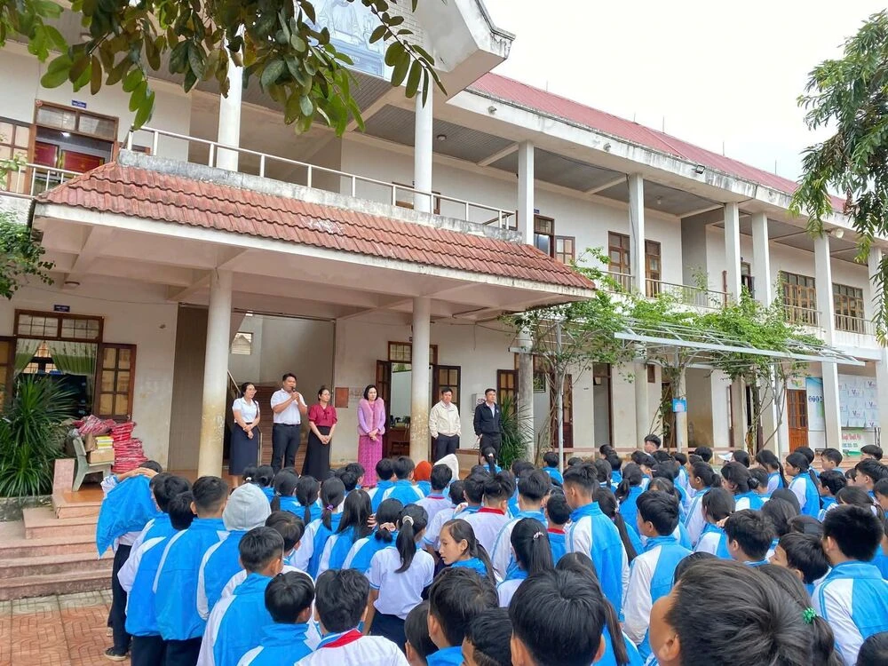 ĐẠI VIỆT SÀI GÒN TIẾP TỤC HÀNH TRÌNH LAN TỎA YÊU THƯƠNG TẠI TRƯỜNG THCS CHU VĂN AN – ĐẮK LẮK