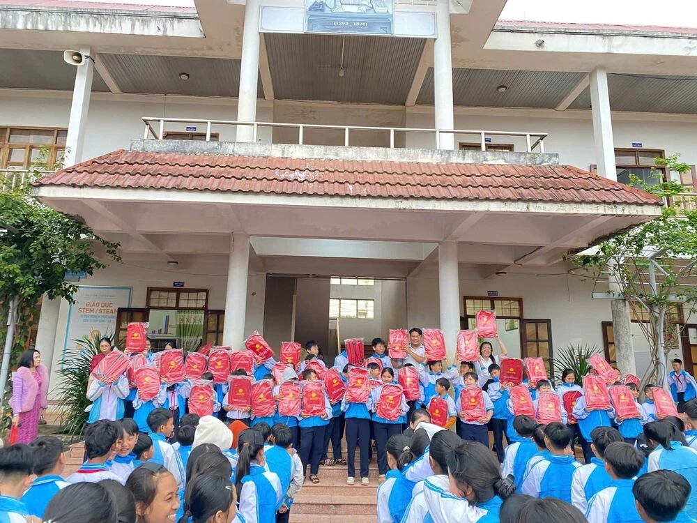 ĐẠI VIỆT SÀI GÒN TIẾP TỤC HÀNH TRÌNH LAN TỎA YÊU THƯƠNG TẠI TRƯỜNG THCS CHU VĂN AN – ĐẮK LẮK