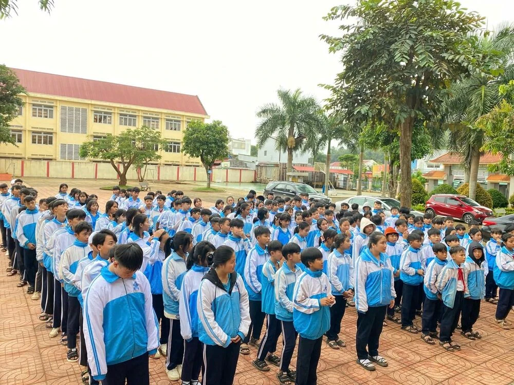 ĐẠI VIỆT SÀI GÒN TIẾP TỤC HÀNH TRÌNH LAN TỎA YÊU THƯƠNG TẠI TRƯỜNG THCS CHU VĂN AN – ĐẮK LẮK