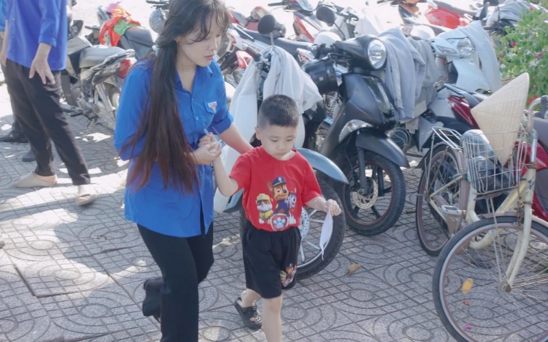 Đêm Hội Trăng Rằm – Trao Gửi Yêu Thương