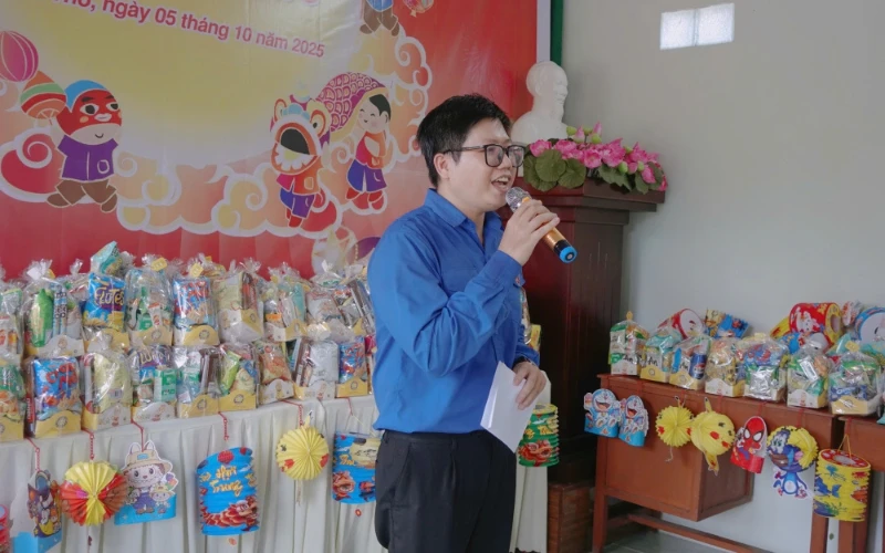 Đêm Hội Trăng Rằm – Trao Gửi Yêu Thương