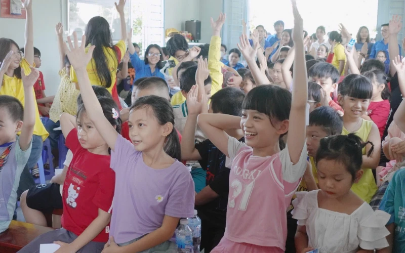 Đêm Hội Trăng Rằm – Trao Gửi Yêu Thương