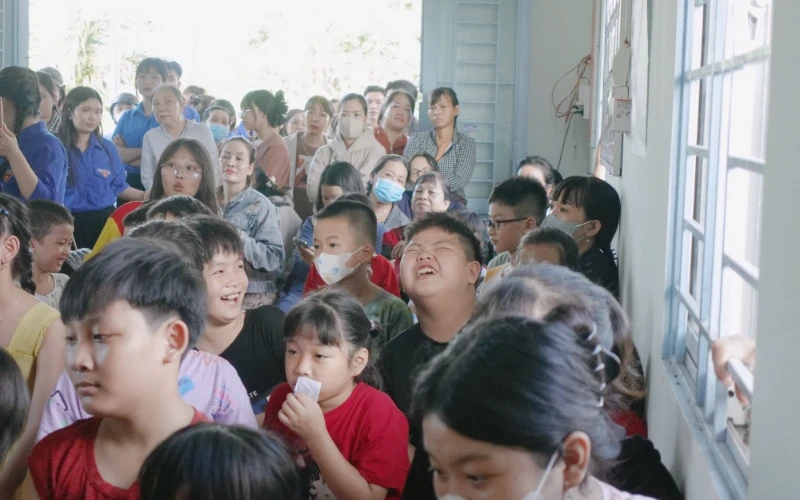 Đêm Hội Trăng Rằm – Trao Gửi Yêu Thương