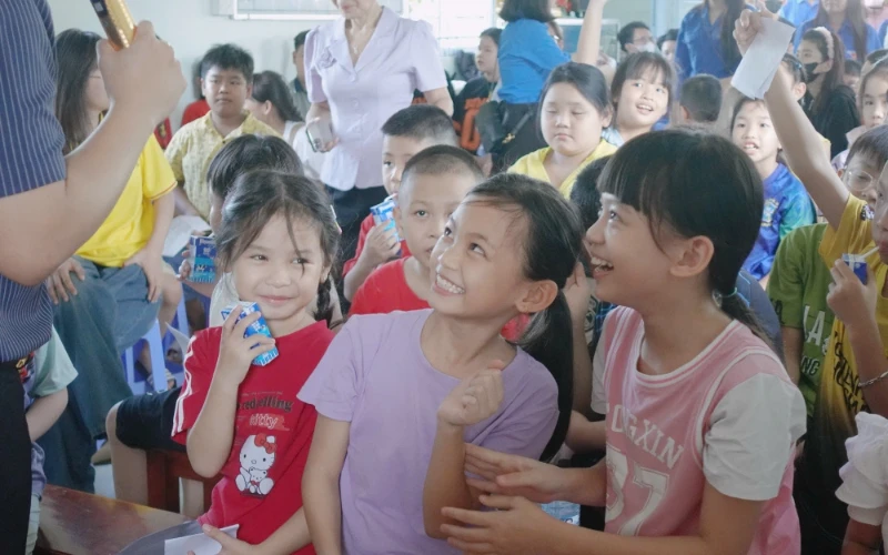 Đêm Hội Trăng Rằm – Trao Gửi Yêu Thương