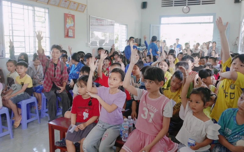 Đêm Hội Trăng Rằm – Trao Gửi Yêu Thương